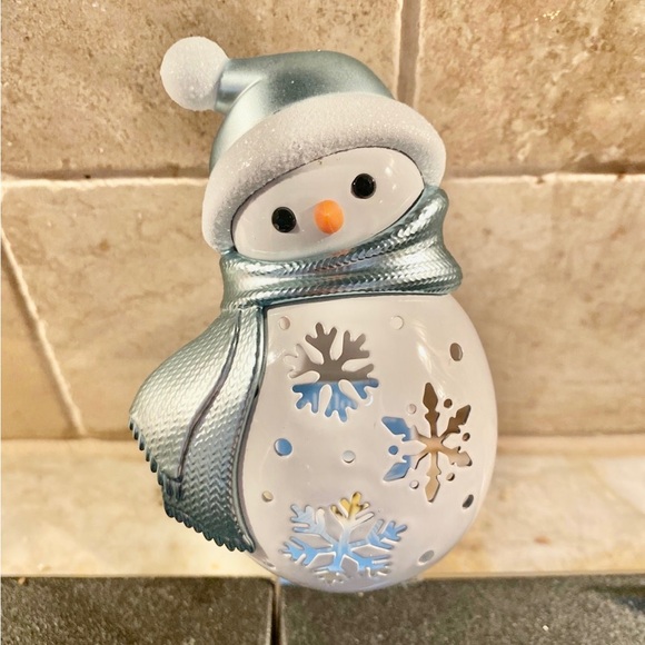 3 SNOWMAN ☃️ WALLFLOWER PLUG INS YOU WILL GET ALL 3! ALL BRAND NEW - Picture 5 of 6